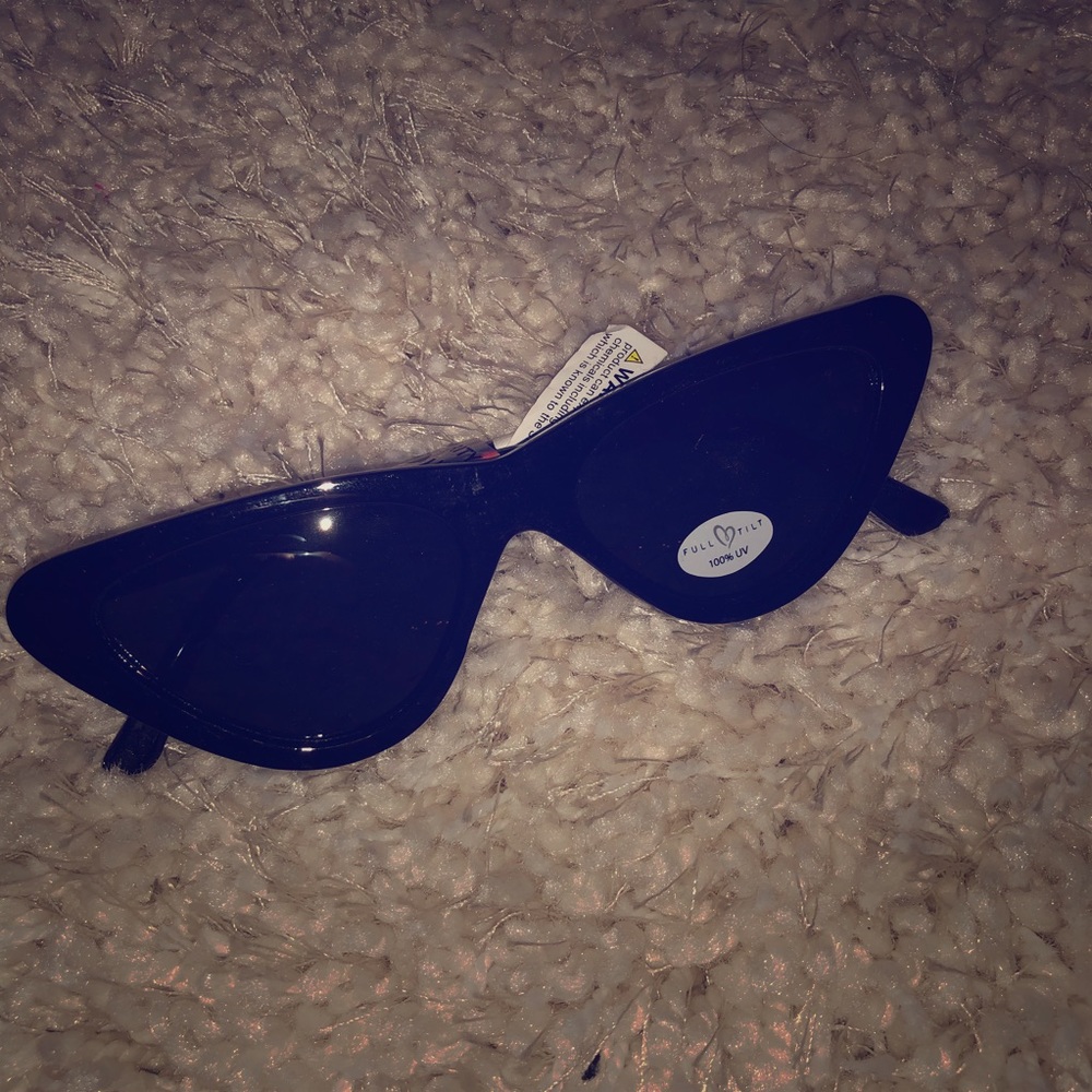 BLACK CAT EYE SUNGLASSES